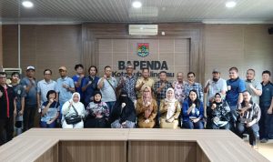 8e338160-3a3b-49e7-b846-bbc061a8f976